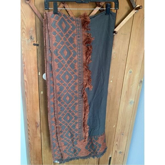 Romano gray rust embroidered fringe shawl NWT - Picture 2 of 8